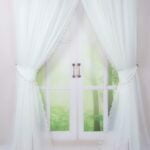 Perdea Minni cu pom-poms colorati