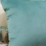 Perna decorativa catifea verde pastel