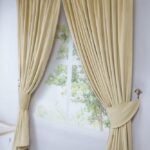 DRAPERIE scurta CATIFEA CREM