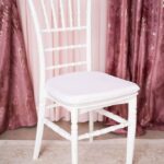 Perna alba scaun Chiavari pentru eveniment