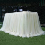 Fustă Decorativă din Tulle pentru Masă – Ivory Elegance